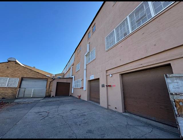 4,000M² WAREHOUSE TO LET IN INDUSTRIA